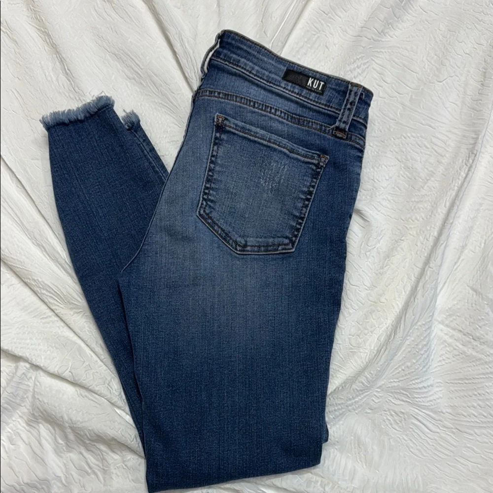 Kut from the Kloth.   Blue Skinny Jeans with Tapered Fit